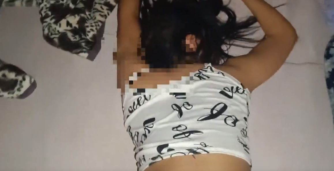 Sedang Viral Gaya Kura Kura Tengkurep Bikin Abang Cepet Crt